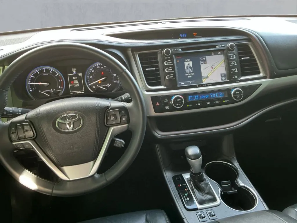 Toyota Highlander photo 16