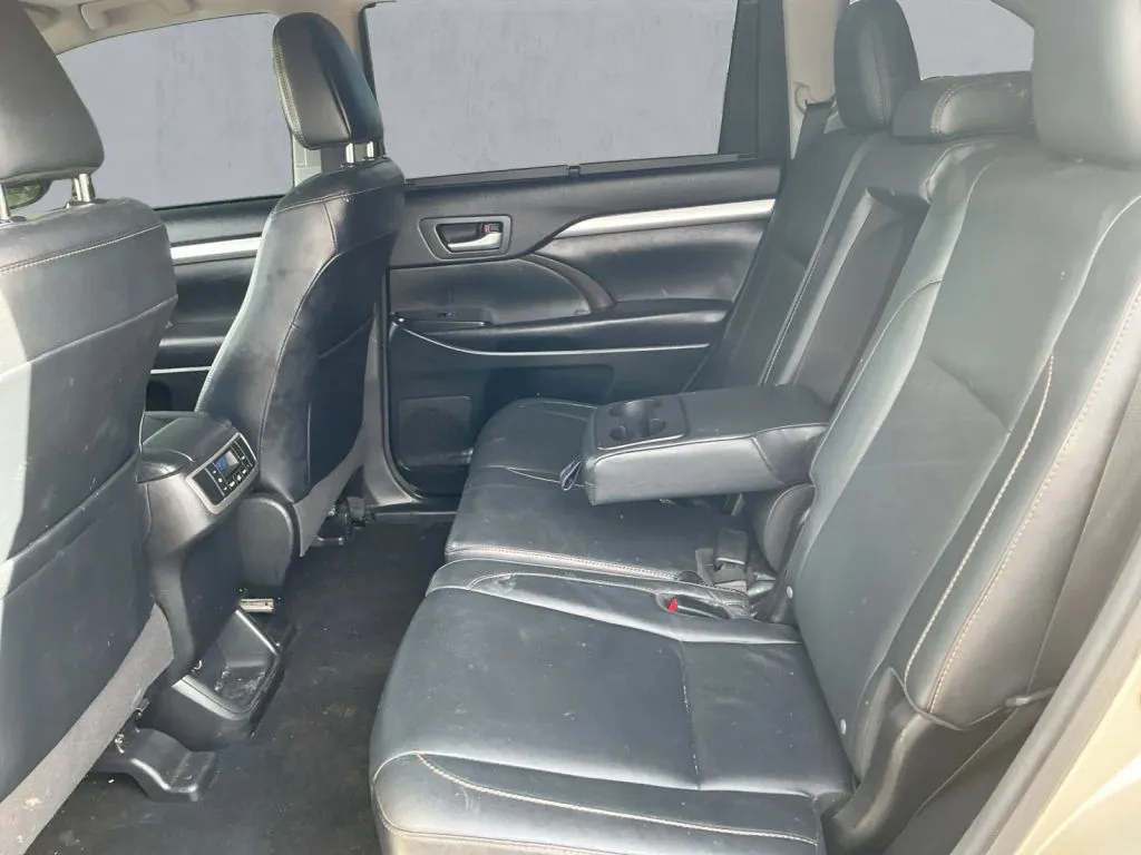 Toyota Highlander photo 14