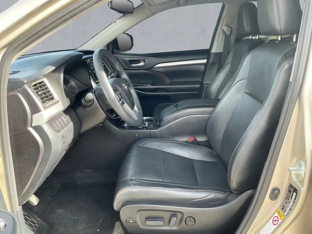 Toyota Highlander photo 12