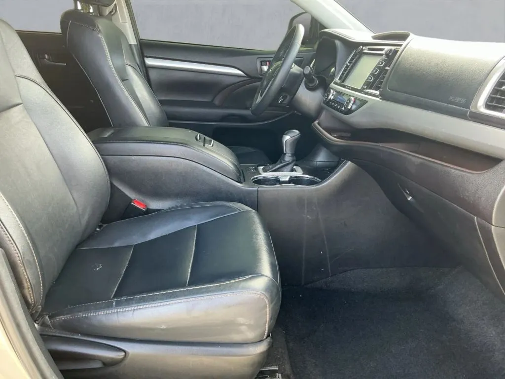 Toyota Highlander photo 21