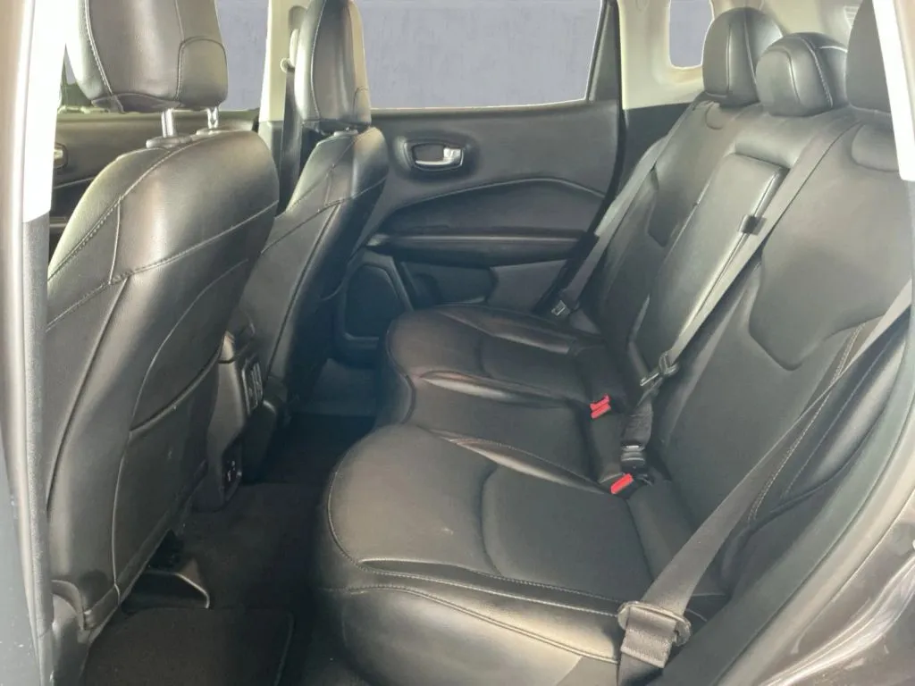 Jeep Compass photo 36