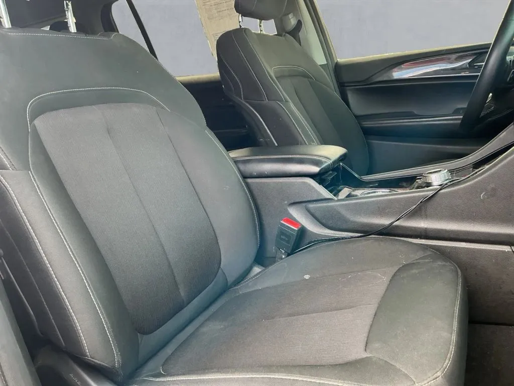 Jeep Grand Cherokee L photo 22