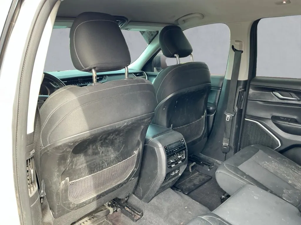 Jeep Grand Cherokee L photo 15