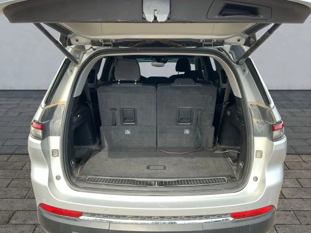 Jeep Grand Cherokee L photo 19