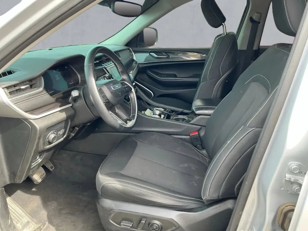 Jeep Grand Cherokee L photo 13