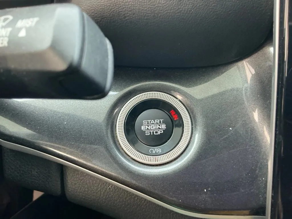 Jeep Grand Cherokee L photo 33