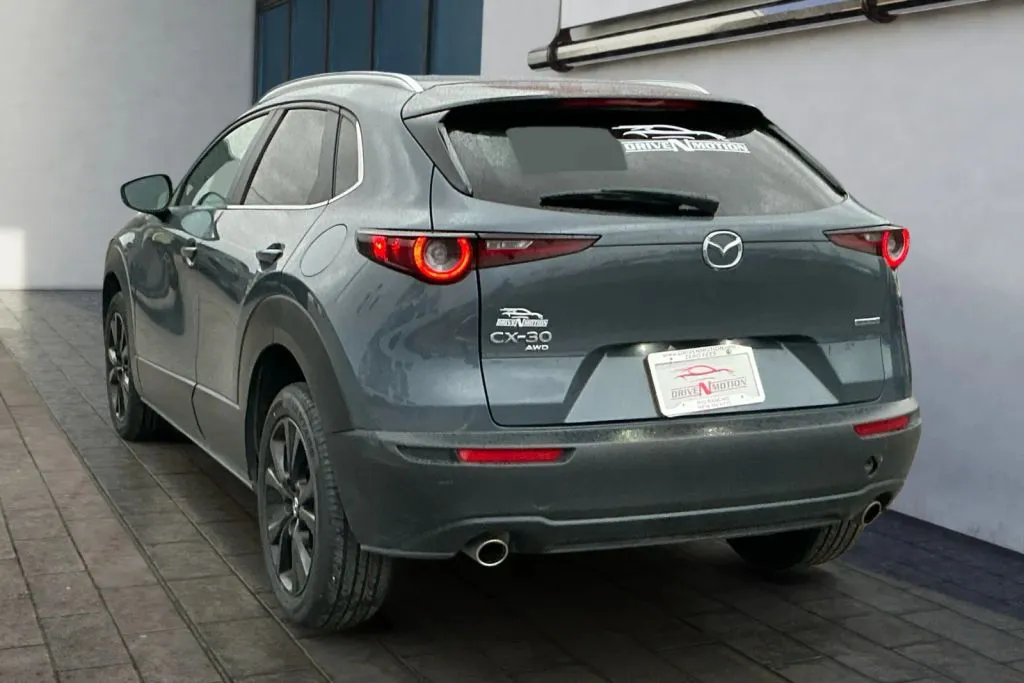 Mazda CX-30 photo 6