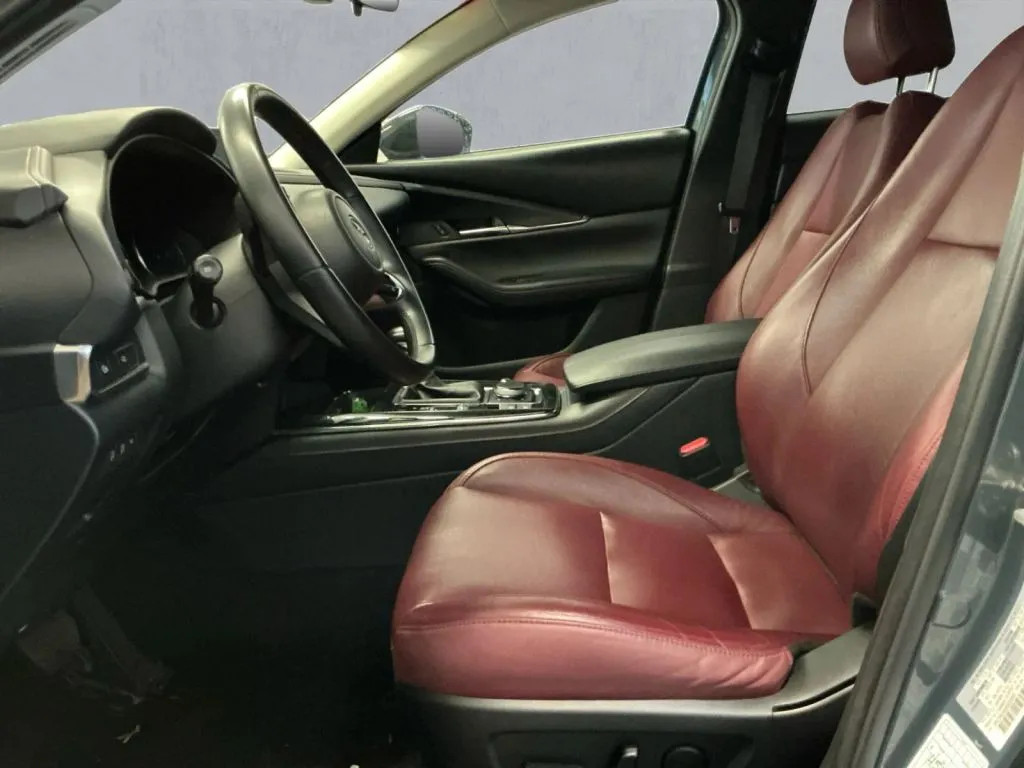 Mazda CX-30 photo 12