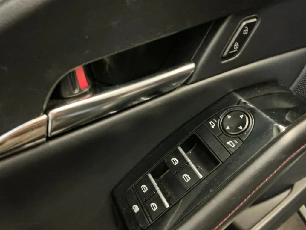 Mazda CX-30 photo 11