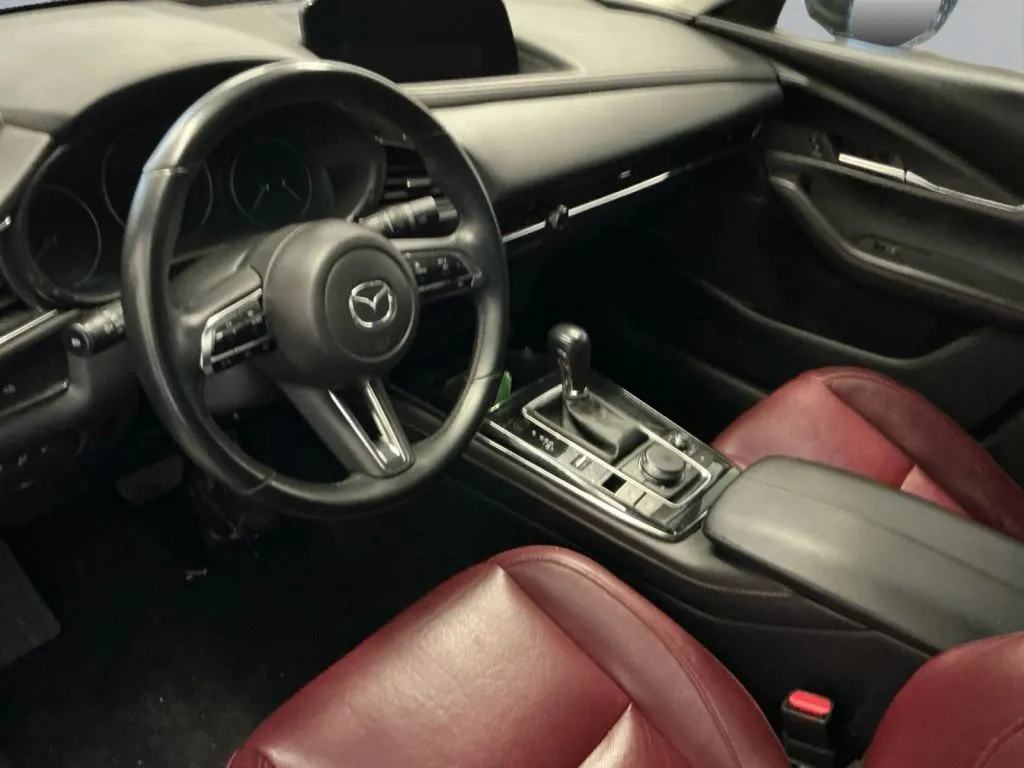 Mazda CX-30 photo 13