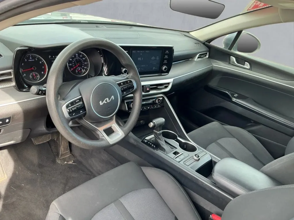 Kia K5 photo 13