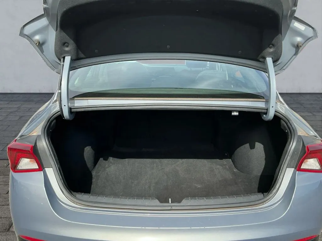 Kia K5 photo 20