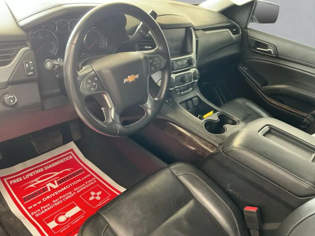 Chevrolet Suburban photo 32