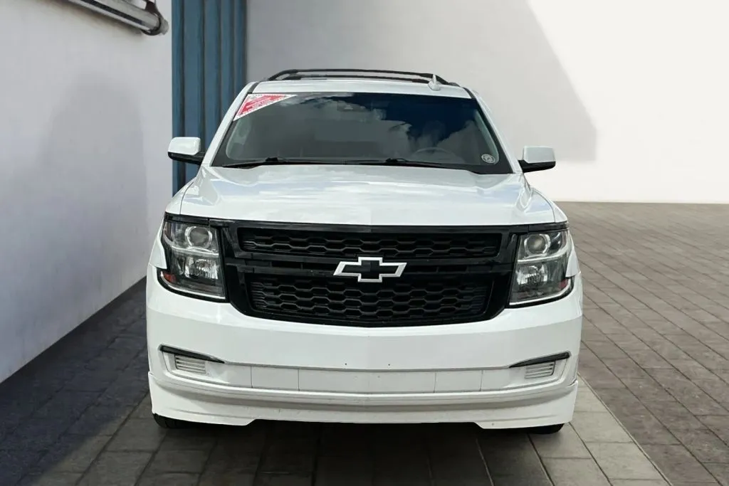 Chevrolet Suburban photo 8
