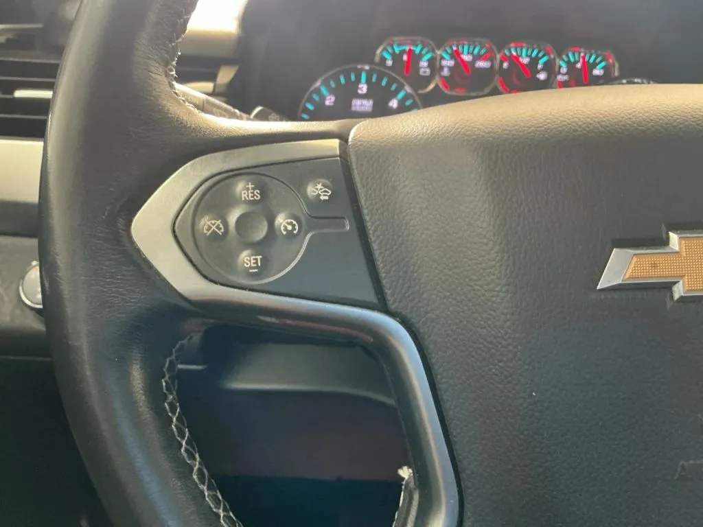 Chevrolet Suburban photo 22