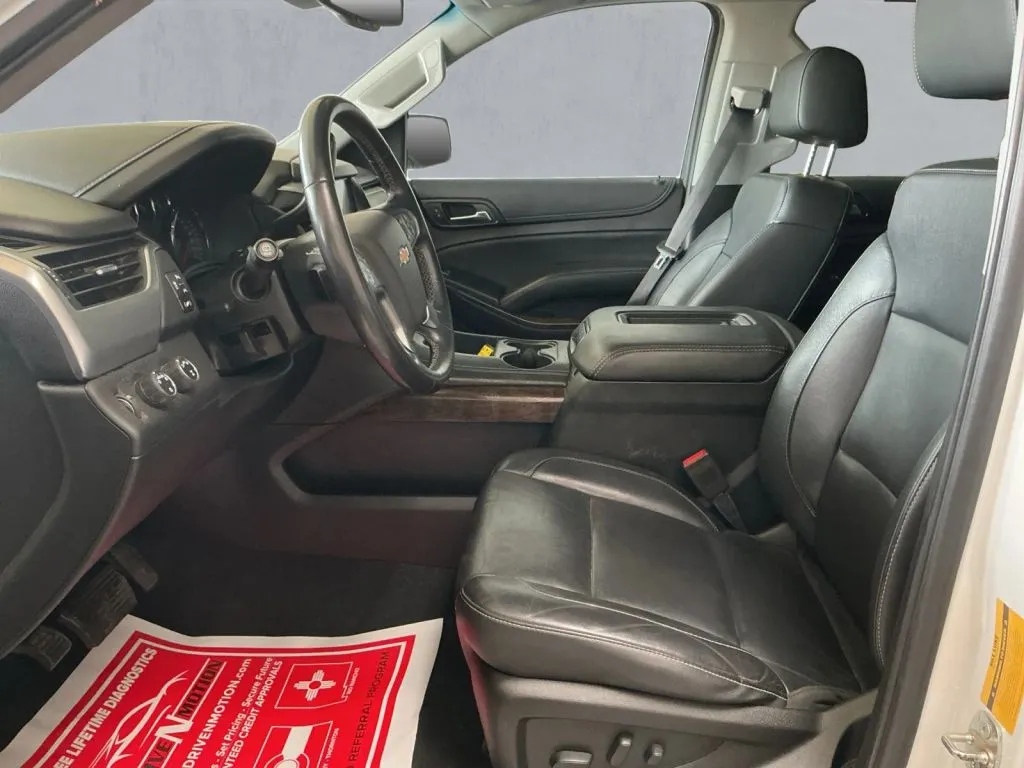 Chevrolet Suburban photo 13