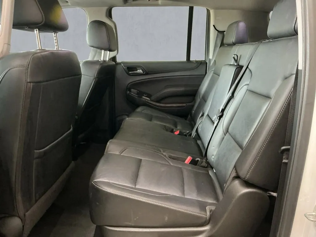 Chevrolet Suburban photo 36