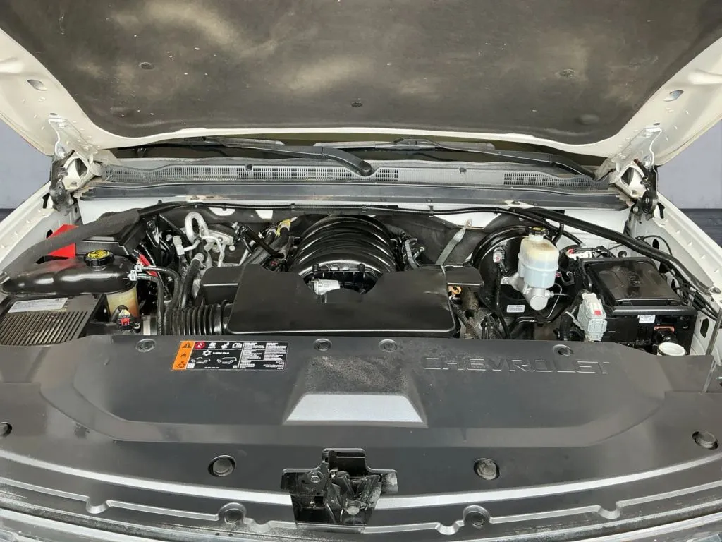Chevrolet Suburban photo 18