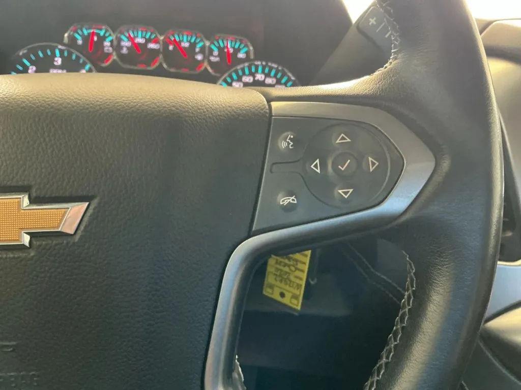 Chevrolet Suburban photo 23