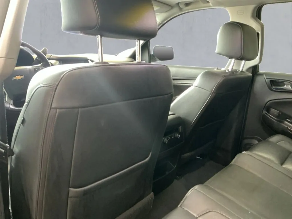 Chevrolet Suburban photo 35