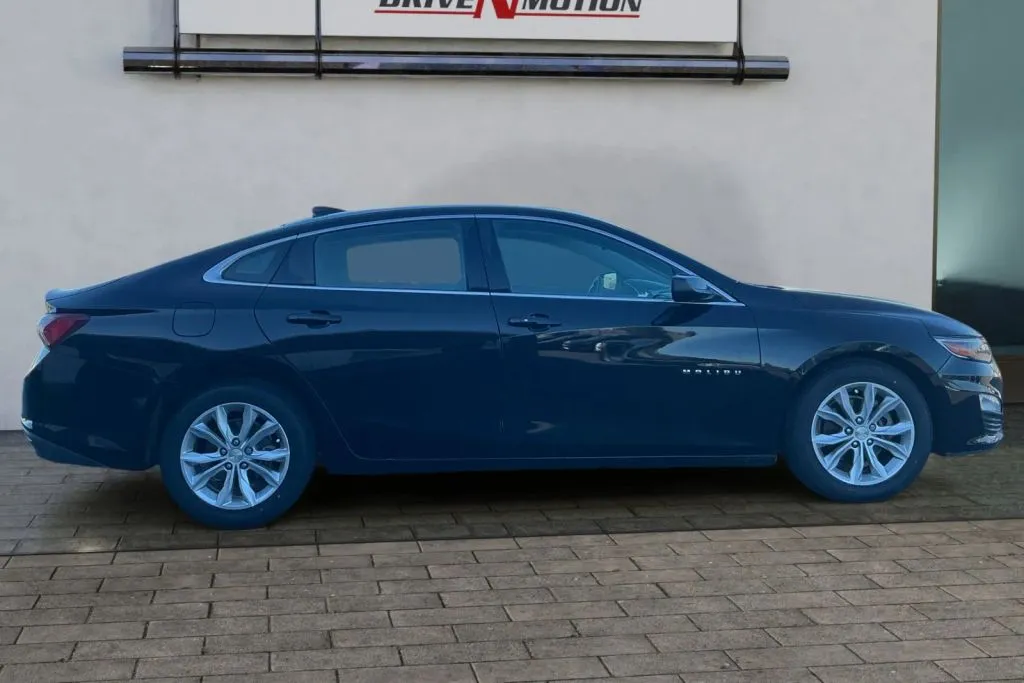 Another view of 2021 Chevrolet Malibu LT Sedan 4D for sale in Rio Rancho, NM at Drive N-Motion Rio Rancho