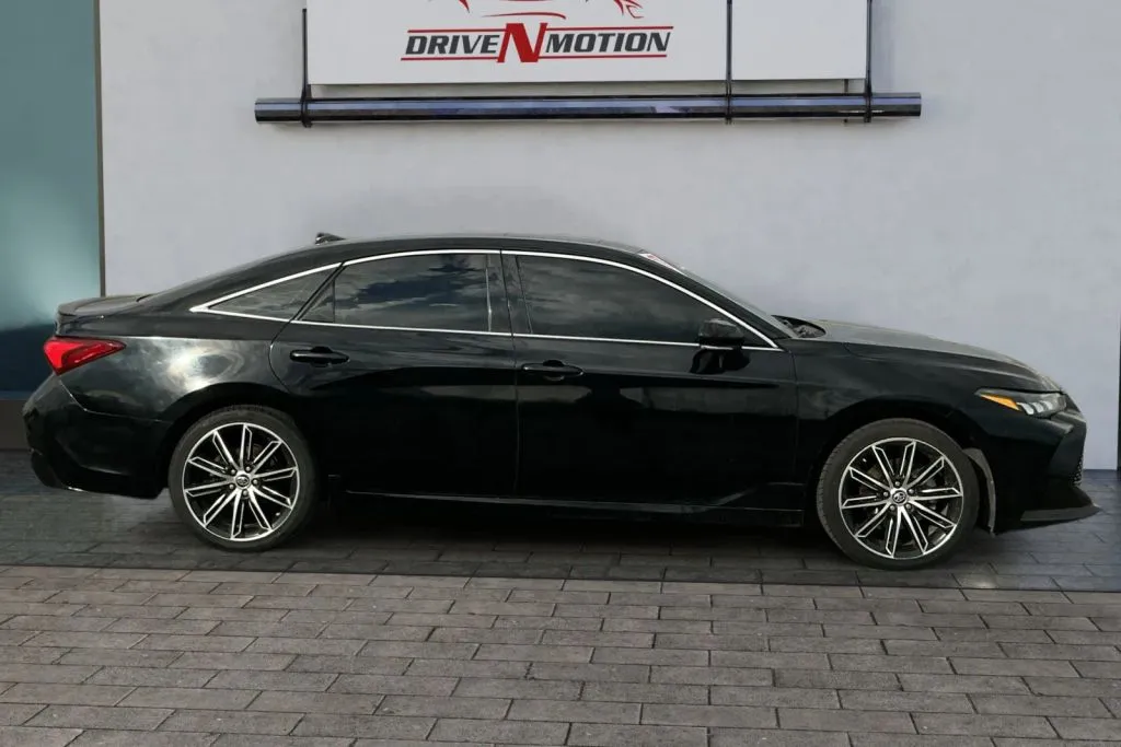 More photos of 2019 Toyota Avalon XSE Sedan 4D at Drive N-Motion Rio Rancho, NM