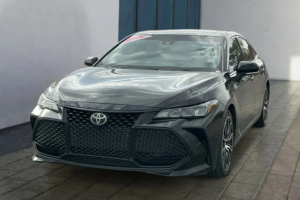 More photos of 2019 Toyota Avalon XSE Sedan 4D at Drive N-Motion Rio Rancho, NM