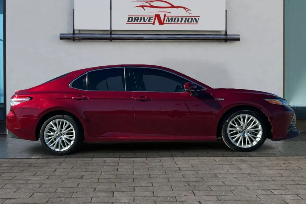Another view of 2018 Toyota Camry Hybrid XLE Sedan 4D for sale in Rio Rancho, NM at Drive N-Motion Rio Rancho