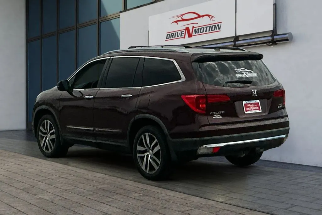 More photos of 2016 Honda Pilot Elite Sport Utility 4D at Drive N-Motion Rio Rancho, NM