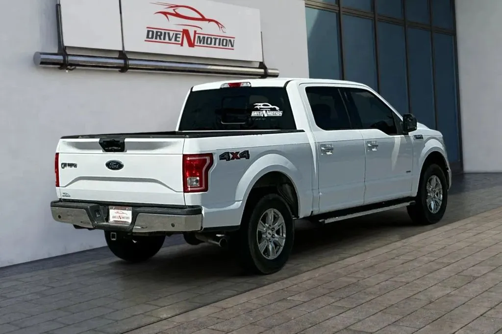 More photos of 2016 Ford F-150 SuperCrew Cab XLT Pickup 4D 5 1/2 ft at Drive N-Motion Rio Rancho, NM