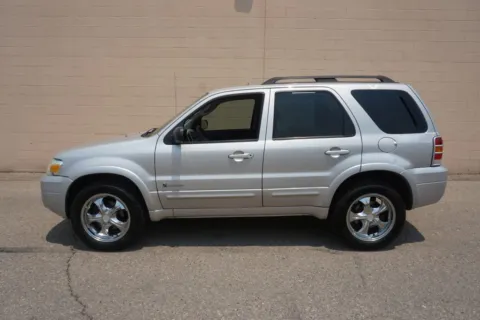 More photos of 2007 Ford Escape Hybrid Sport Utility 4D at Drive N-Motion Rio Rancho, NM