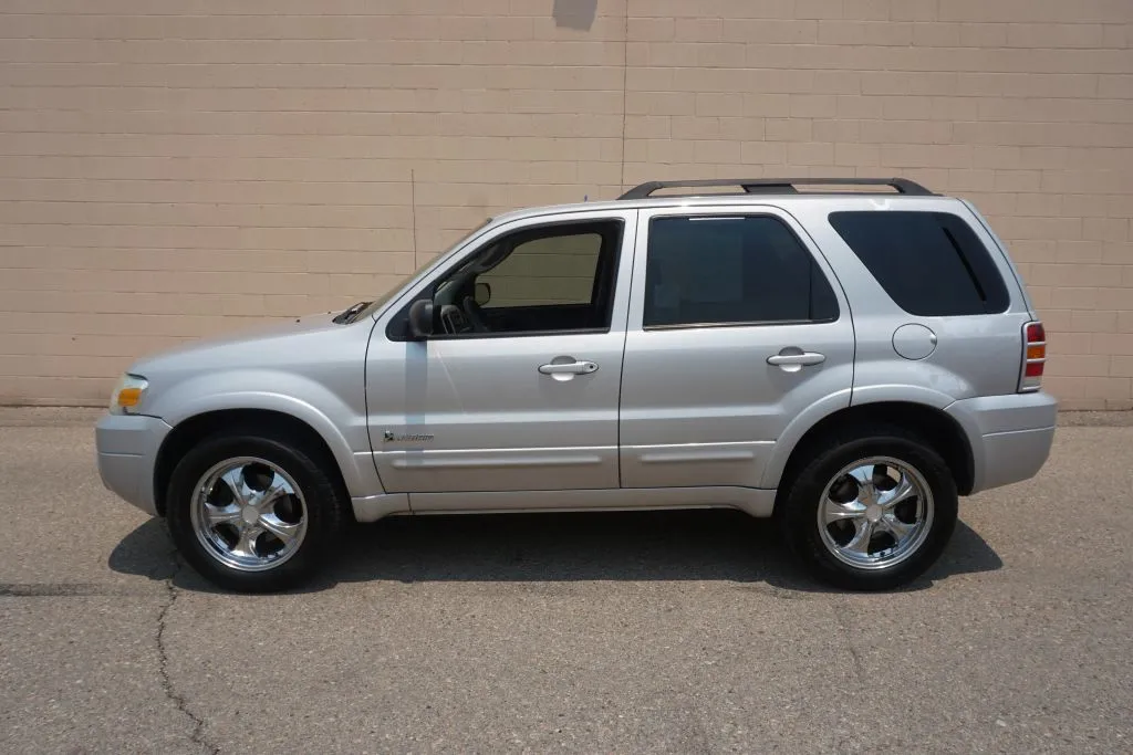 More photos of 2007 Ford Escape Hybrid Sport Utility 4D at Drive N-Motion Rio Rancho, NM