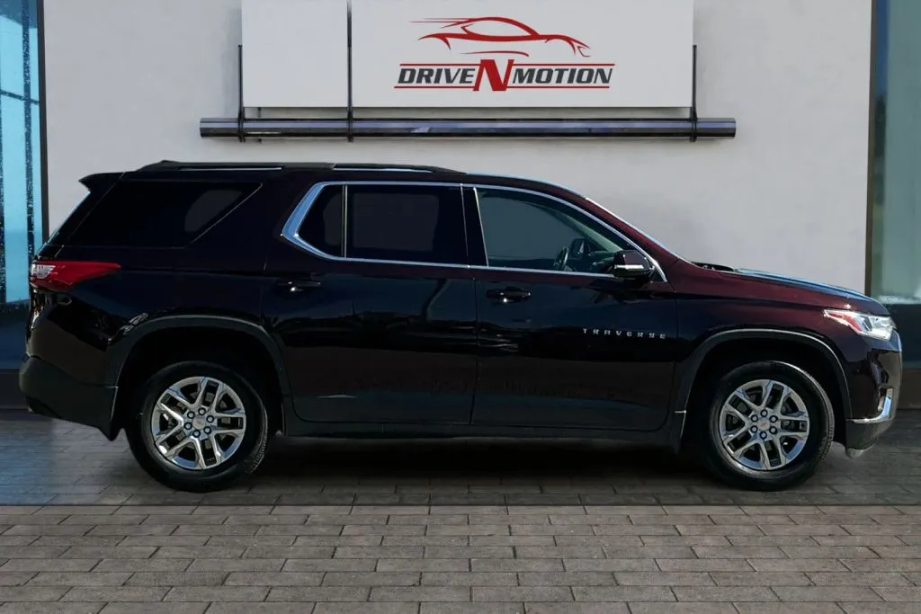 Photos of 2020 Chevrolet Traverse LT Sport Utility 4D for sale in Rio Rancho, NM at Drive N-Motion Rio Rancho