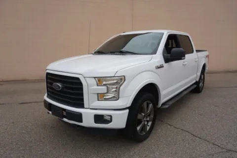 More photos of 2016 Ford F-150 SuperCrew Cab XLT Pickup 4D 5 1/2 ft at Drive N-Motion Rio Rancho, NM