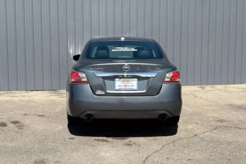 More photos of 2015 Nissan Altima 2.5 SL Sedan 4D at Drive N-Motion Rio Rancho, NM