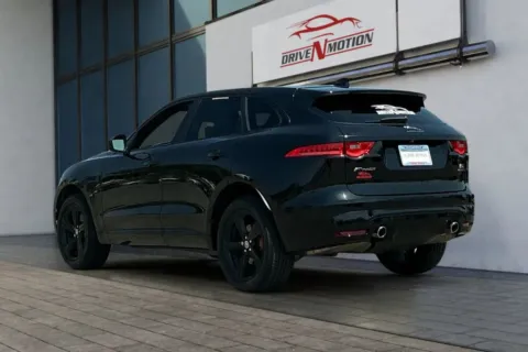 More photos of 2019 Jaguar F-PACE S Sport Utility 4D at Drive N-Motion Rio Rancho, NM