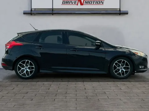 Photos of 2015 Ford Focus SE Hatchback 4D for sale in Rio Rancho, NM at Drive N-Motion Rio Rancho
