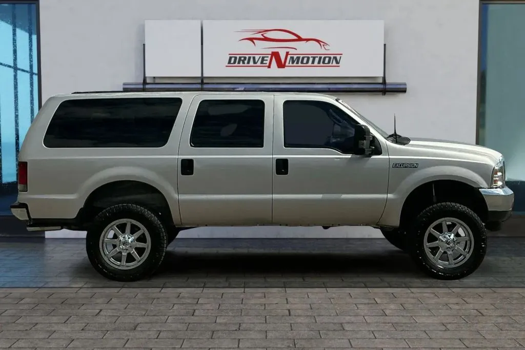 Another view of 2003 Ford Excursion XLT Sport Utility 4D for sale in Rio Rancho, NM at Drive N-Motion Rio Rancho