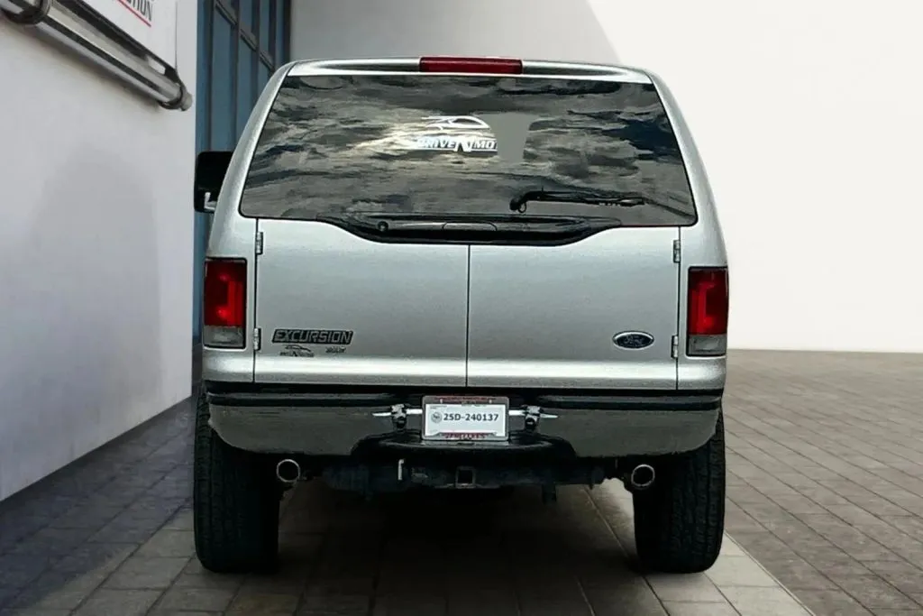 More photos of 2003 Ford Excursion XLT Sport Utility 4D at Drive N-Motion Rio Rancho, NM