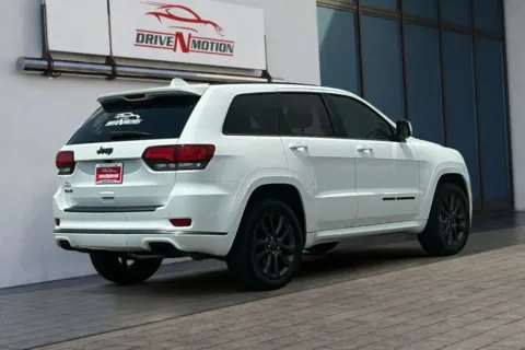More photos of 2019 Jeep Grand Cherokee High Altitude Sport Utility 4D at Drive N-Motion Rio Rancho, NM