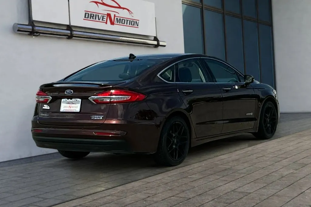 More photos of 2019 Ford Fusion Titanium Hybrid Sedan 4D at Drive N-Motion Rio Rancho, NM