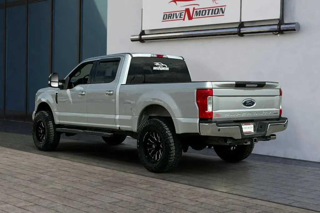 More photos of 2019 Ford F250 Super Duty Crew Cab XLT Pickup 4D 6 3/4 ft at Drive N-Motion Rio Rancho, NM