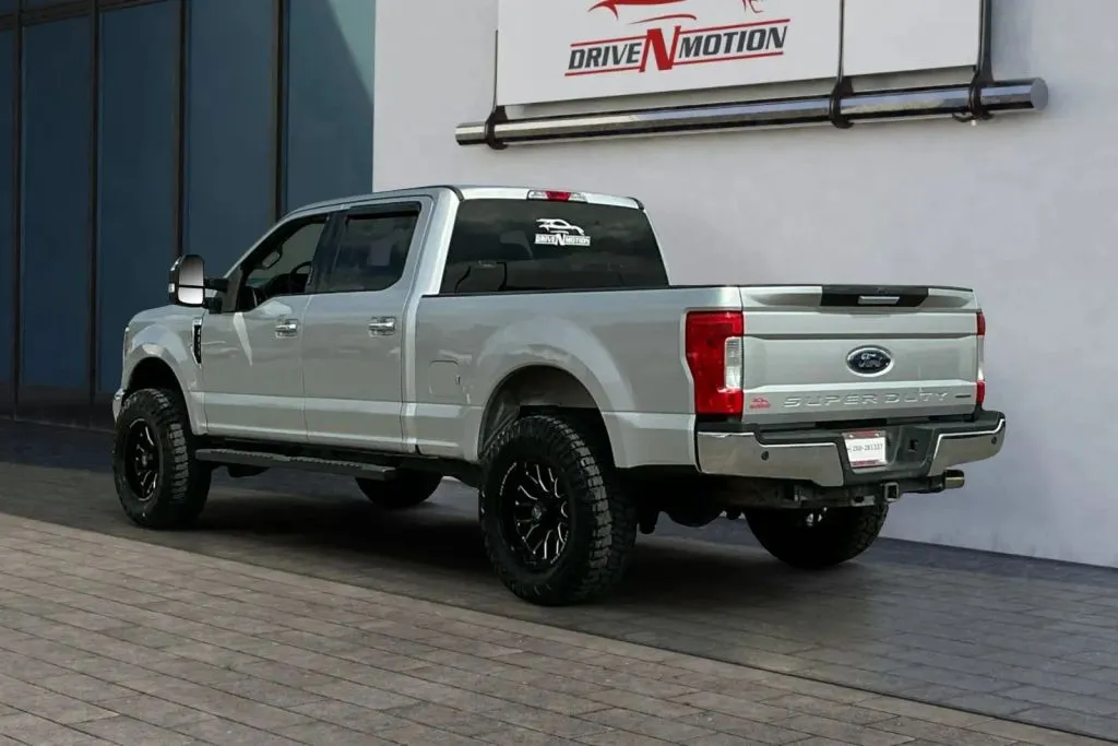 More photos of 2019 Ford F250 Super Duty Crew Cab XLT Pickup 4D 6 3/4 ft at Drive N-Motion Rio Rancho, NM
