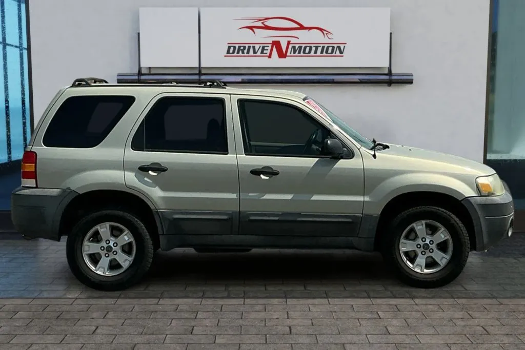 Photos of 2005 Ford Escape XLT Sport Utility 4D for sale in Rio Rancho, NM at Drive N-Motion Rio Rancho