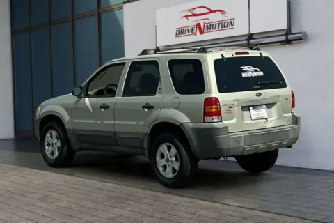 More photos of 2005 Ford Escape XLT Sport Utility 4D at Drive N-Motion Rio Rancho, NM
