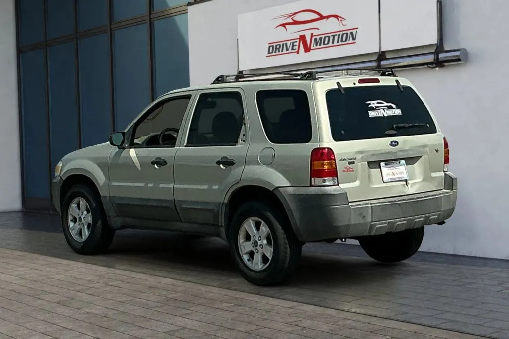 More photos of 2005 Ford Escape XLT Sport Utility 4D at Drive N-Motion Rio Rancho, NM