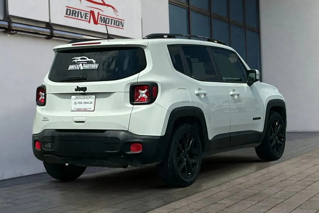 More photos of 2018 Jeep Renegade Altitude Sport Utility 4D at Drive N-Motion Rio Rancho, NM