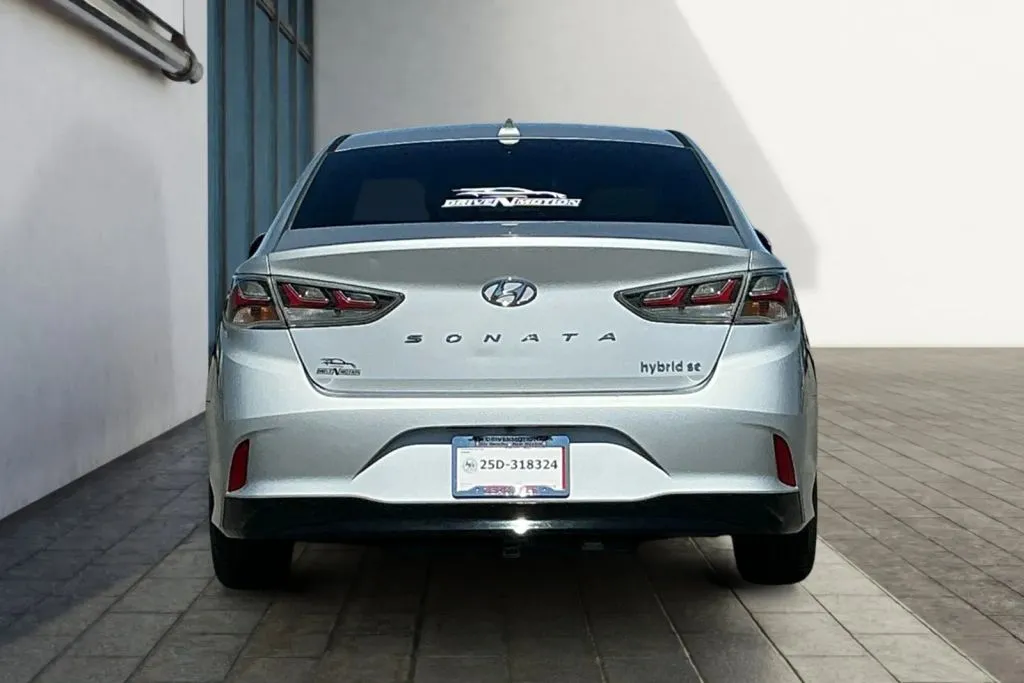More photos of 2019 Hyundai Sonata Hybrid SE Sedan 4D at Drive N-Motion Rio Rancho, NM