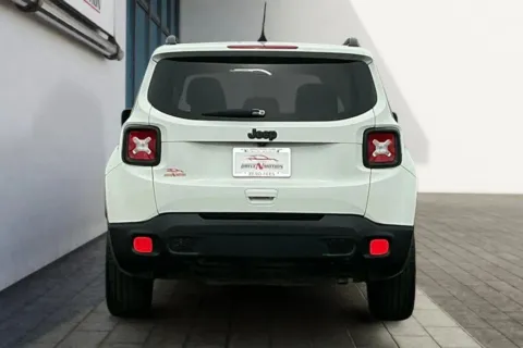 More photos of 2018 Jeep Renegade Altitude Sport Utility 4D at Drive N-Motion Rio Rancho, NM