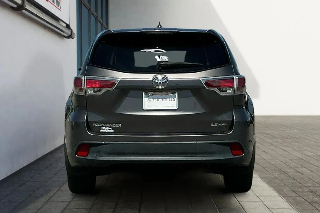 More photos of 2014 Toyota Highlander LE Sport Utility 4D at Drive N-Motion Rio Rancho, NM